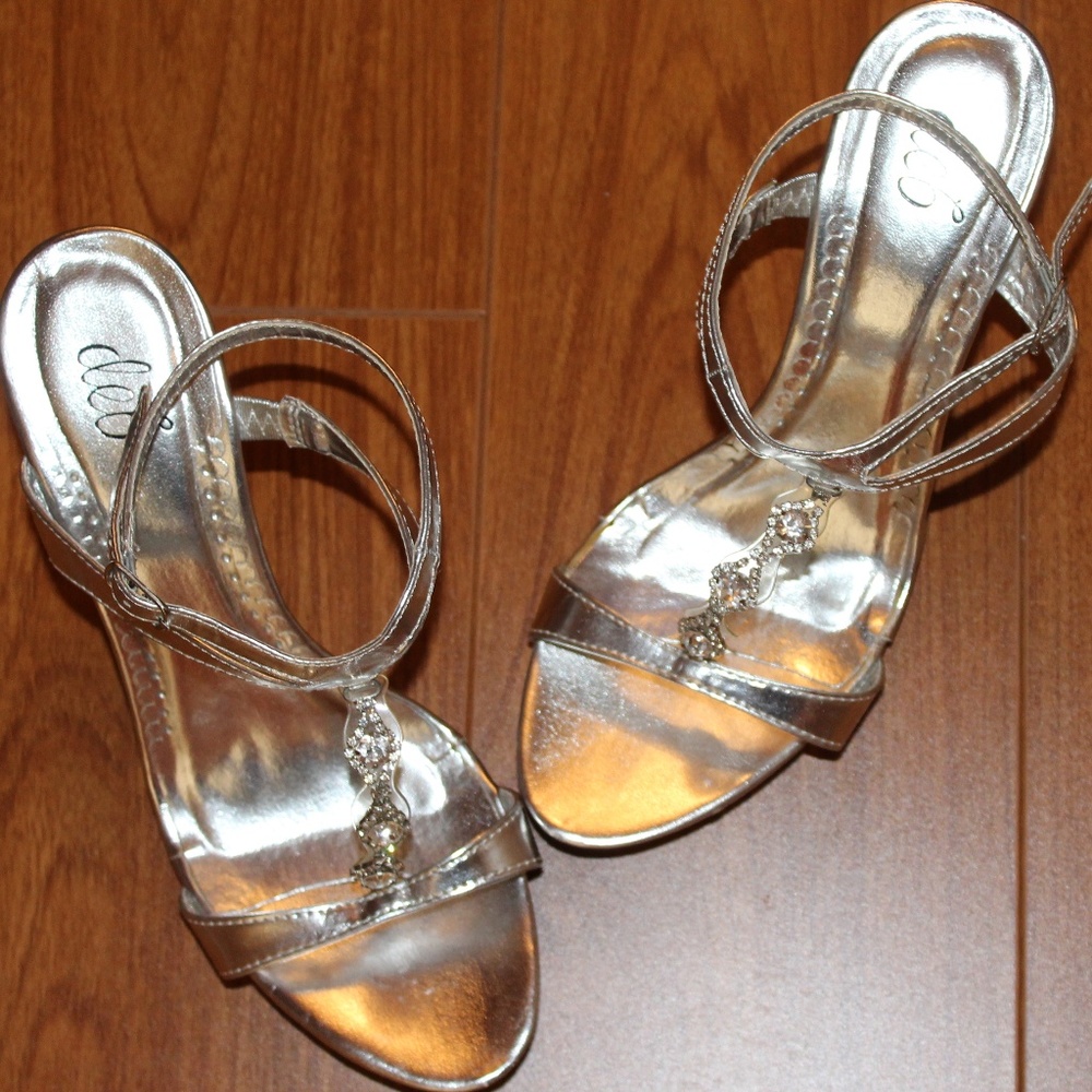 Jeweled Silver Heels Size 8